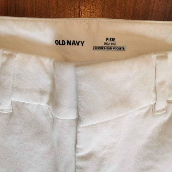 OLD NAVY PIXIE HIGH RISE SECRET SLIM WHITE CHINOS WITH POCKETS SIZE 8 - Picture 5 of 6